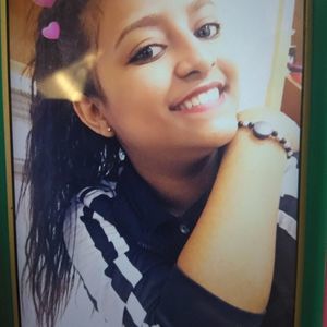 Meet your Posher, Yisely